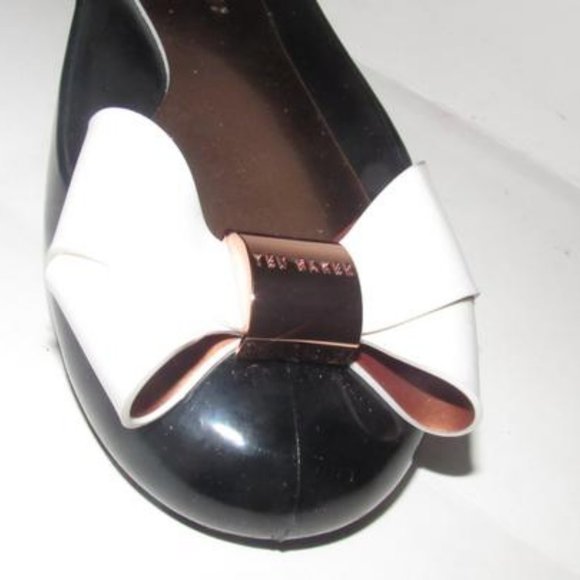 Ted Baker Black Leather Exaggerated White Bow - Picture 9 of 13